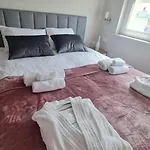 Mias Luxury 아파트 *