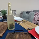 Mias Luxury 아파트 *