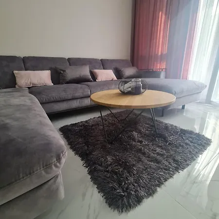 Mias Luxury *
