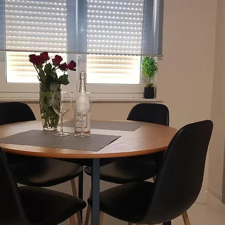 Mias Luxury * רייקה