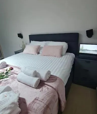 Mias Luxury * רייקה